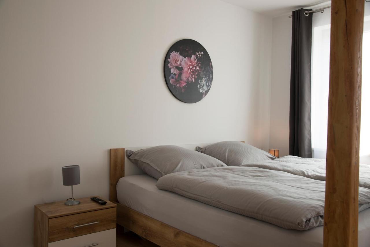 Schoene Grosse Ferienwohnung 79M2 Und 2 Baeder, Zentrumnah, 2Og Erfurt Exteriör bild
