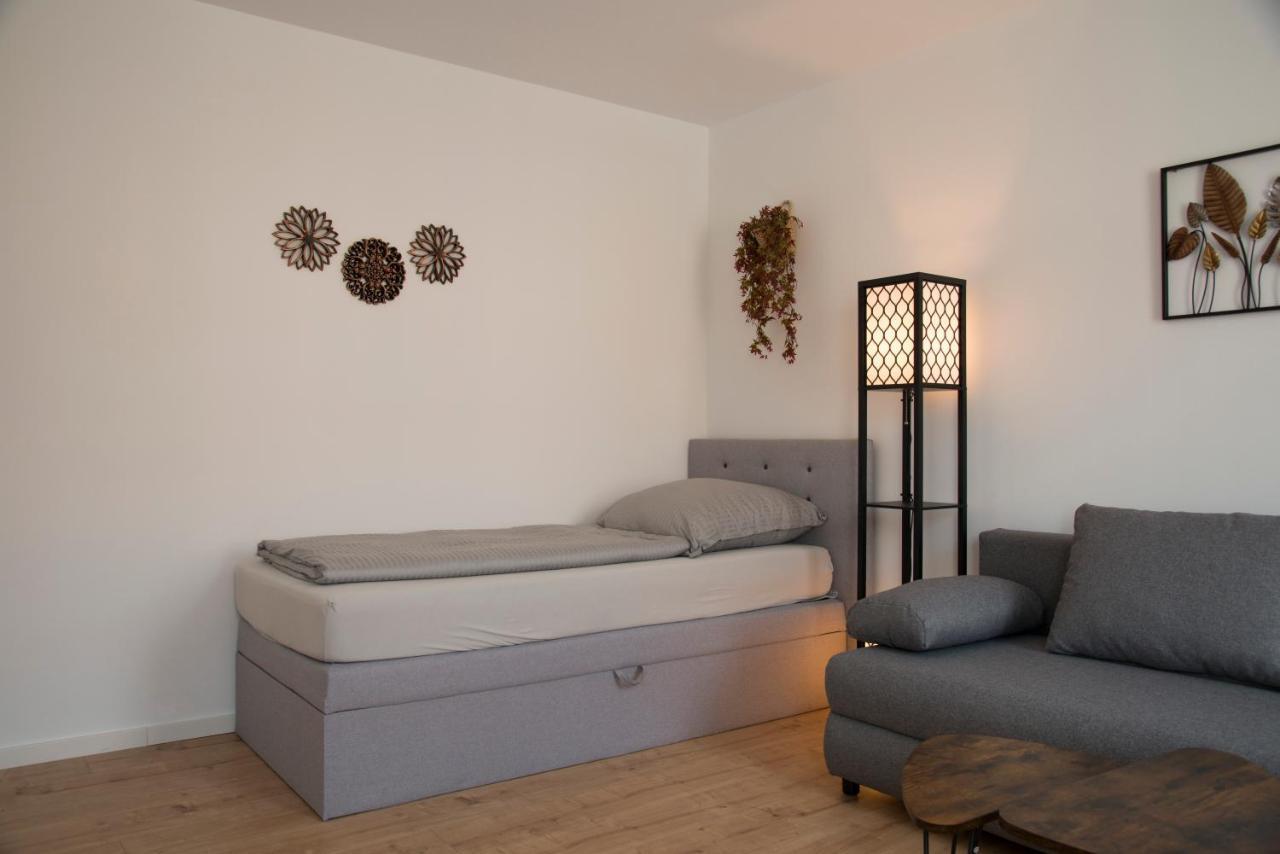 Schoene Grosse Ferienwohnung 79M2 Und 2 Baeder, Zentrumnah, 2Og Erfurt Exteriör bild