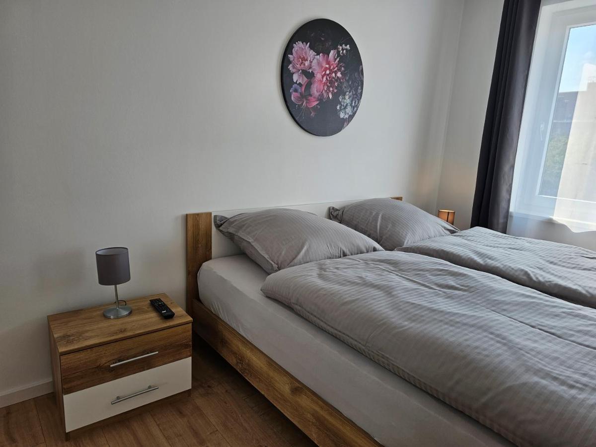 Schoene Grosse Ferienwohnung 79M2 Und 2 Baeder, Zentrumnah, 2Og Erfurt Exteriör bild
