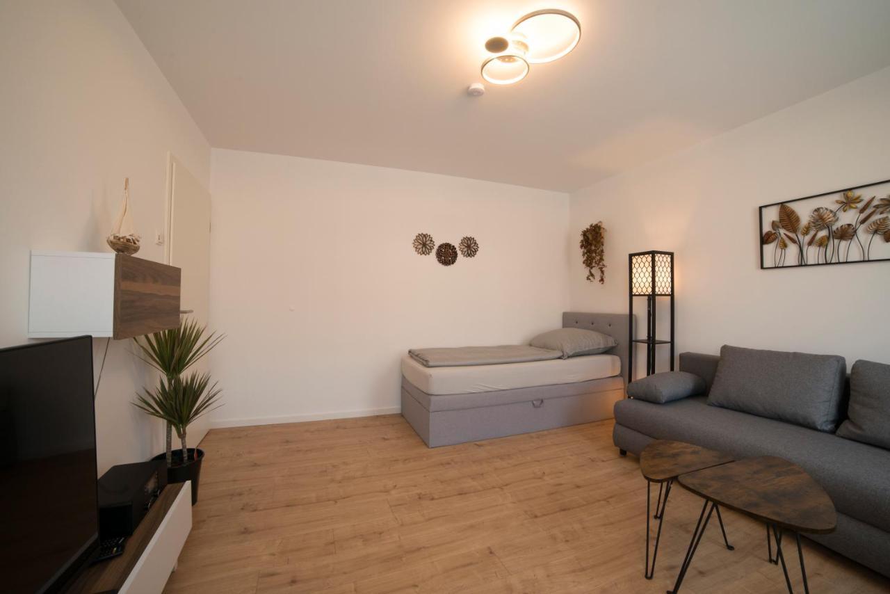 Schoene Grosse Ferienwohnung 79M2 Und 2 Baeder, Zentrumnah, 2Og Erfurt Exteriör bild